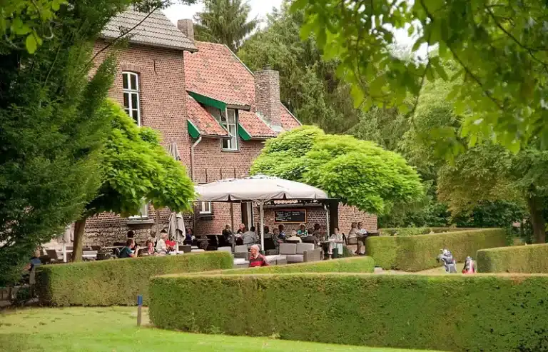 1-Golf-en-country-club-hoensehuis-Terras