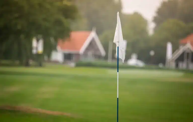 10-Golfplatz-Spaarnwoude-Flagge