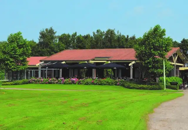 2-Leeuwarder-Golfclub-De-Groene-Ster-Clubhuis