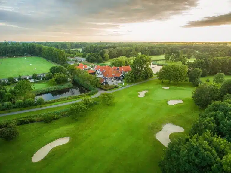 26-Golfbaan-Spaarnwoude-Drone-Clubhuis-1