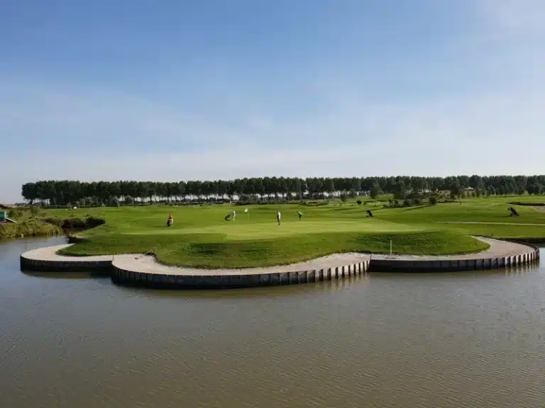 3-Golfplatz-Regthuys-Wasser
