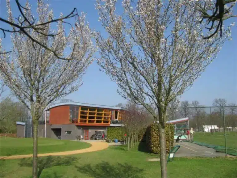 32-Cromme-Rhein-Clubhaus
