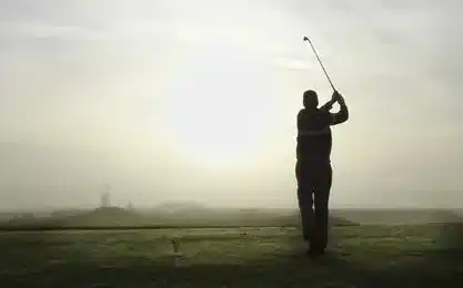 4-Golfbaan-Regthuys-Slag-Golfer