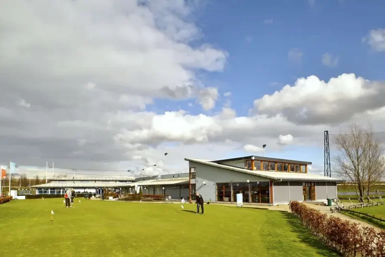 6-Golfplatz-Delfland-Clubhaus