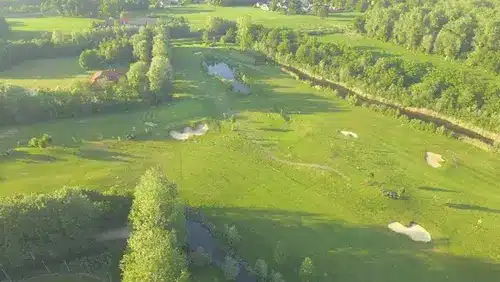6-Golfplatz-tief-Mors-Drohne