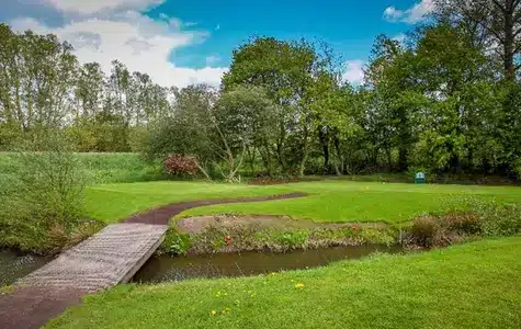 7-Golfplatz-das-Niedrig-Moor-Wasser