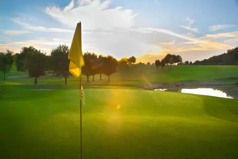 8-Zuid-Limburgse-Golf-En-Country-Club-Wittem-Vlag-Water